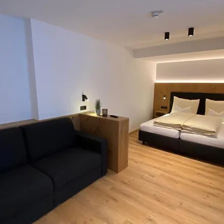 Garni Binta Guest house